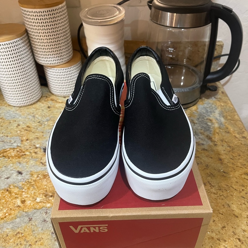 Vans slip on platform size 7.5 NWT - image 2
